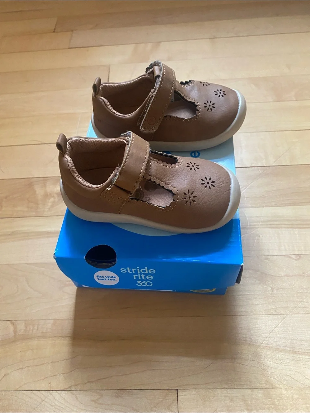 Stride rite 360 Cheyenne tan Mary Janes size 5